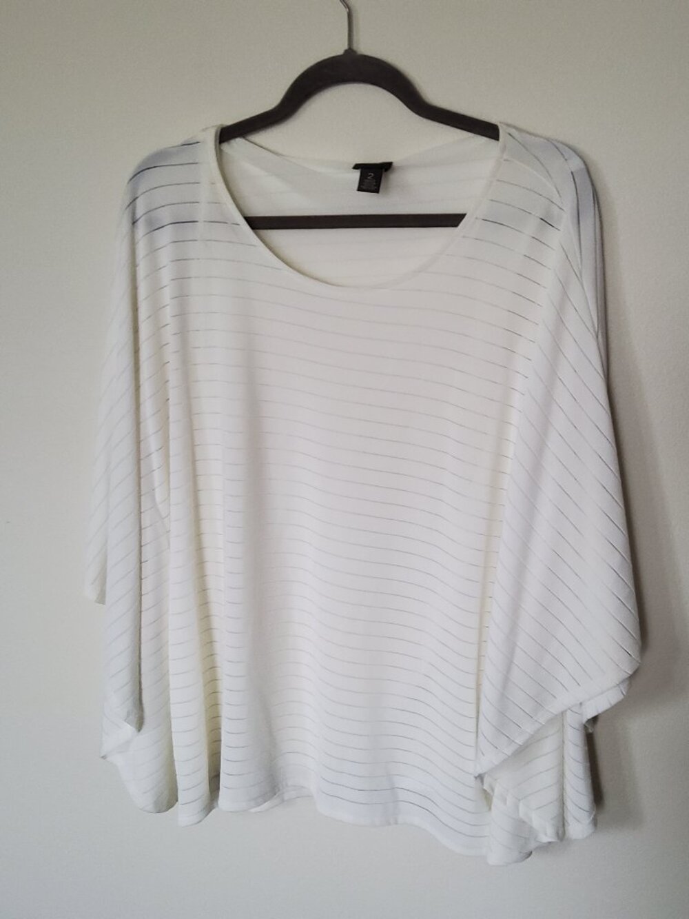 Chico's Traveler's brand Ivory Dolman sleeve top size 2 or L
